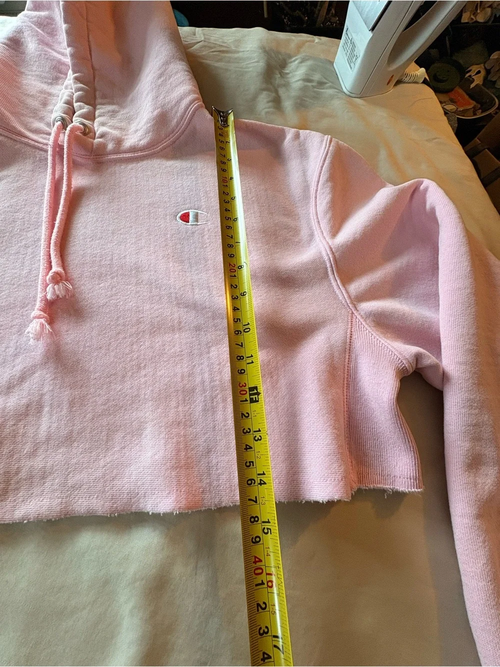 Champion Light Pink Cropped Hoodie with Hood. Ladies small - Picture 3 of 6